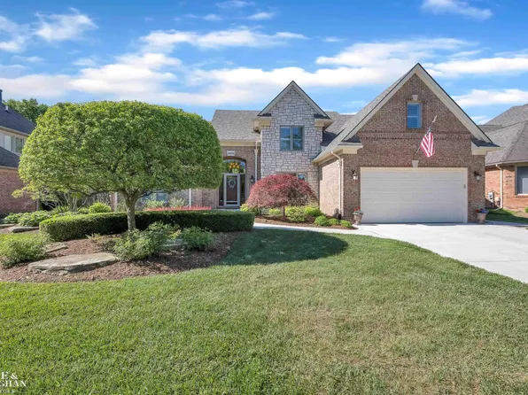 28020 Norcross Dr, Harrison Township, MI 48045