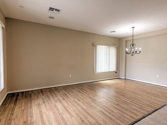 3rd image of 808 W Vuelta Granadina