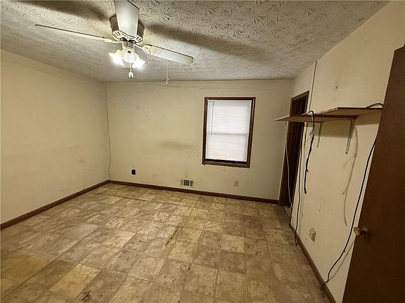 5th image of 2832 Concord Dr
