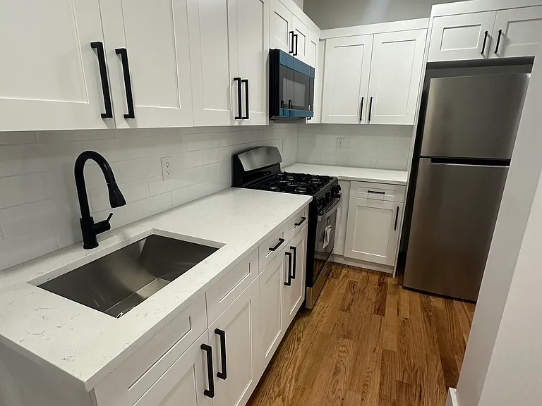 2500 West St #1F — Photo 1