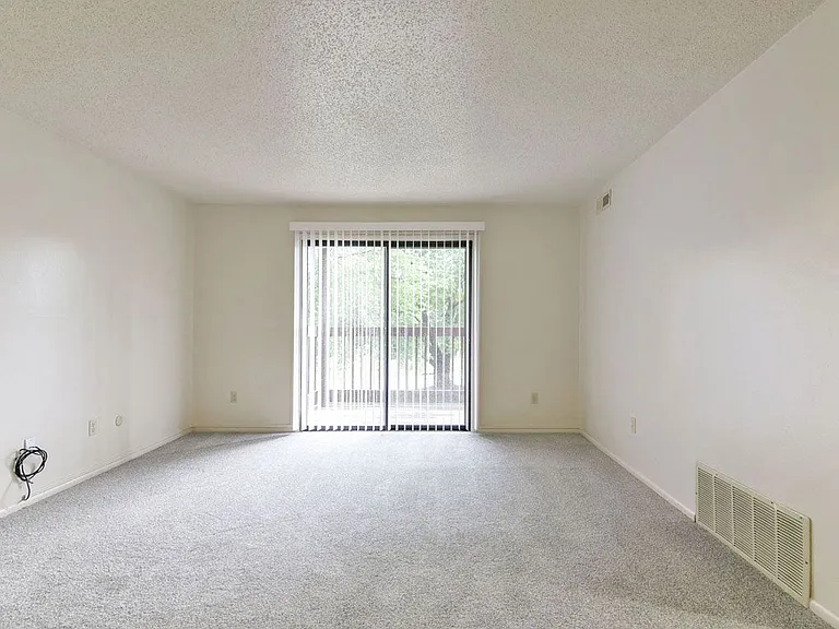 Old Monterey Apartments — Photo 60