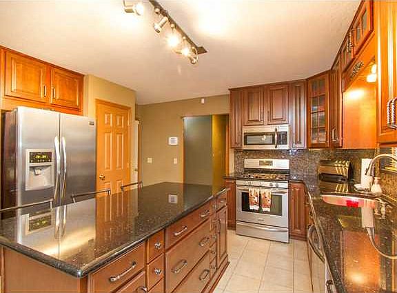 5th image of 29722 Brookview Ct