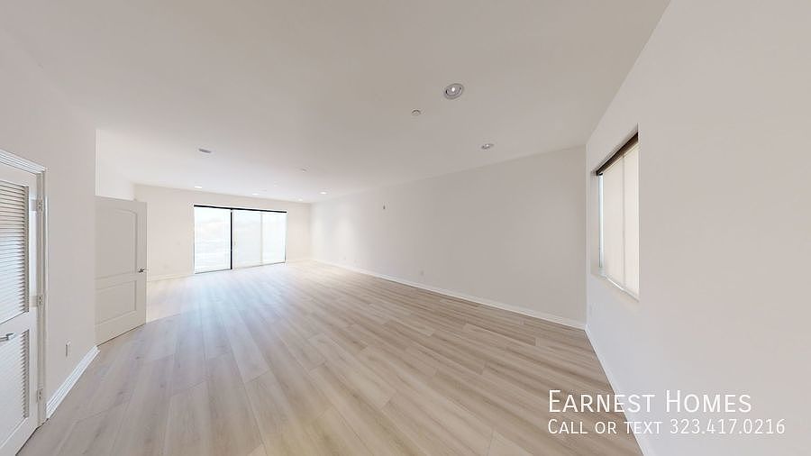 1st image of 230 S Jackson St APT 207
