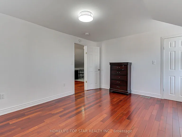 17 Royal St #UPPER — Photo 16
