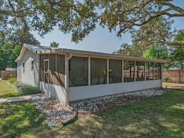 2332 Enabob St, Carrabelle, FL 32322