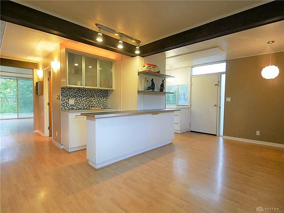 5th image of 4405 Riverview Ave