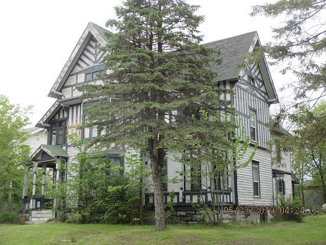 1st image of 33 William St
