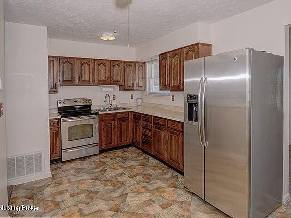 3rd image of 5122 Roederer Dr