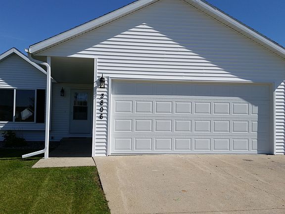 3rd image of 3806 Village Green Dr