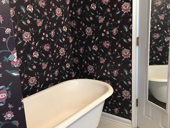 Claw foot master tub