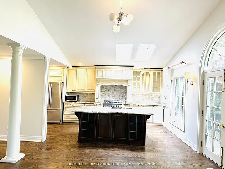 125 Bannatyne Dr — Photo 4