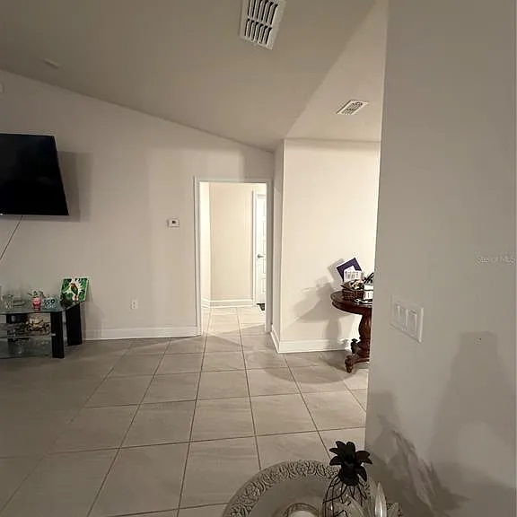 93 Royal Oak Dr — Photo 16