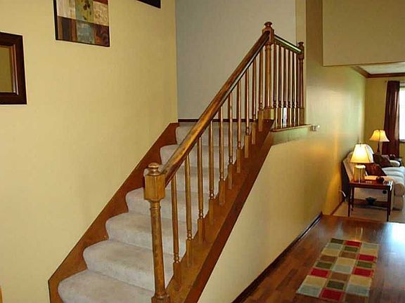 3rd image of 407 Oak Boulevard South Dr