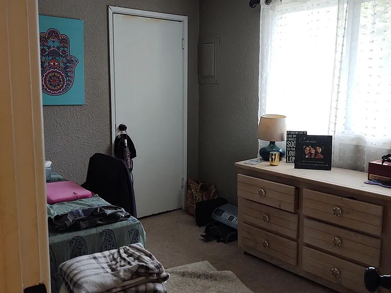 635 W 25th St #6 — Photo 16