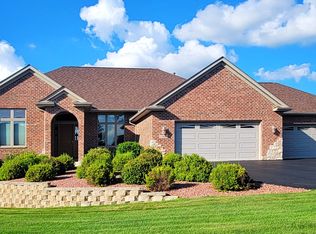 7344 Amorin Ct, Roscoe, IL 61073