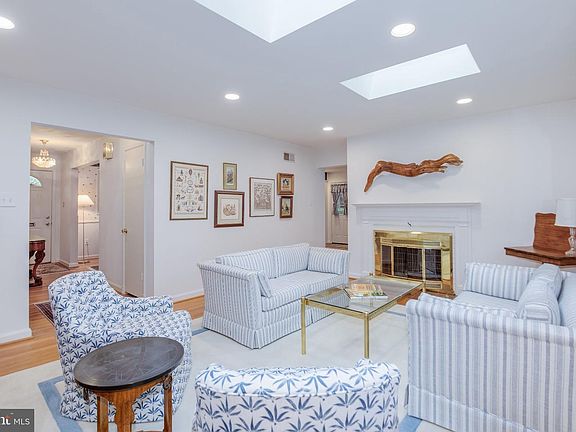 4th image of 5408 Surrey St
