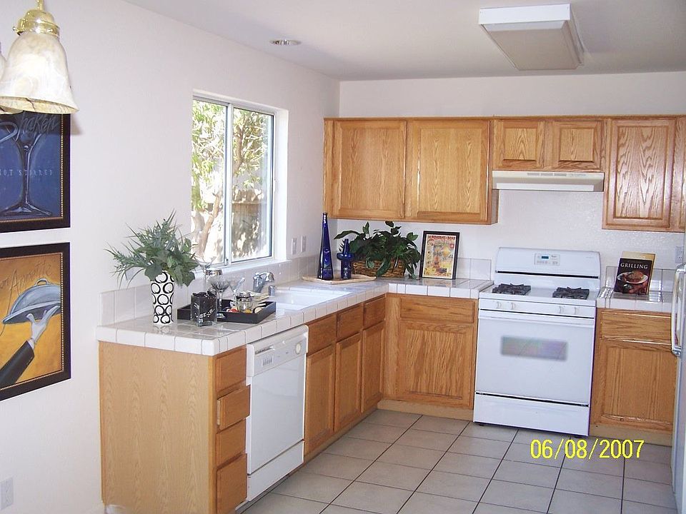 2nd image of 899 Waterford Ave