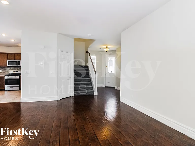 9742 Marcelline Ave — Photo 4