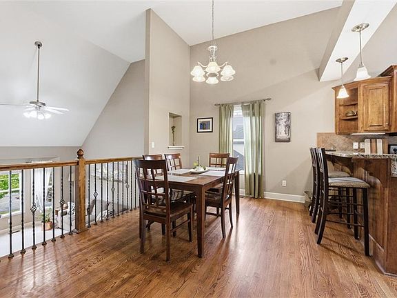 5th image of 2509 SW Carlton Ct