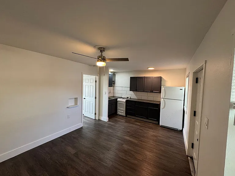 110 Gennaro Pl — Photo 4