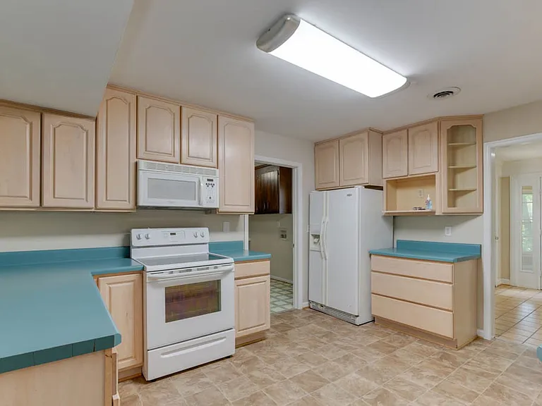 318 Powhatan Dr — Photo 28
