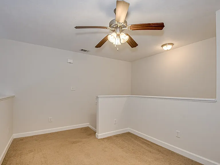 Stonewyck Luxury Townhomes — Photo 10