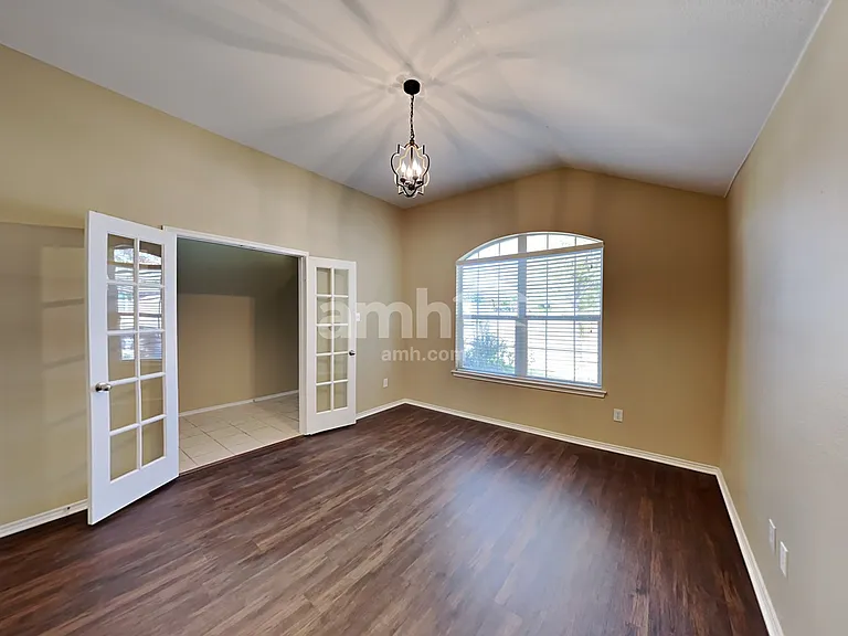 15500 Yarberry Dr — Photo 10