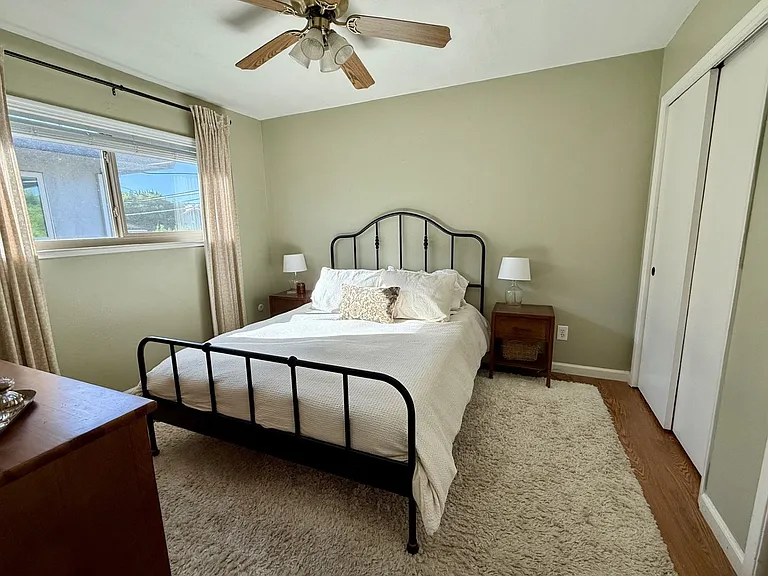 2210 T St — Photo 14