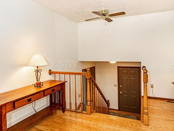 4th image of 1507 15th Ave E