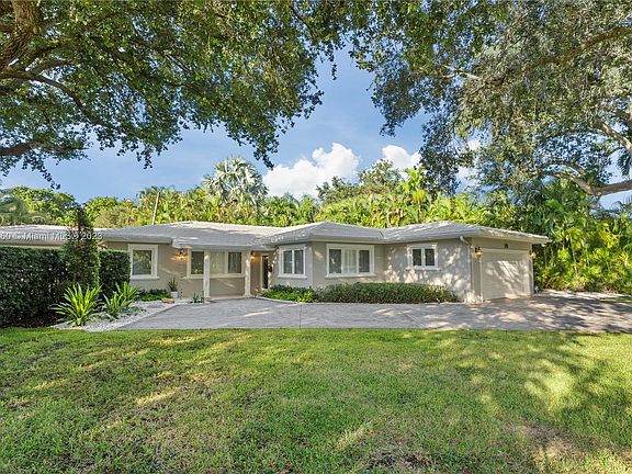 2nd image of 5614 Orduna Dr
