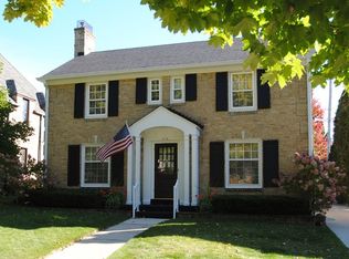 2510 N 81st St, Wauwatosa, WI 53213