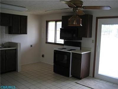 5th image of 1688 Parkinson Dr