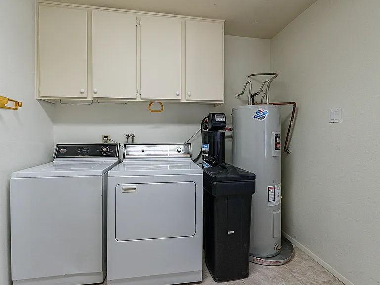 6413 S College Ave — Photo 17