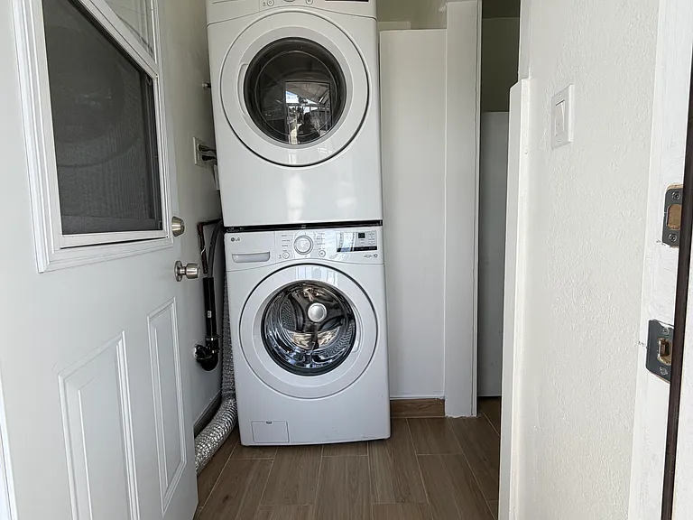 37 N Greenwood Ave — Photo 6