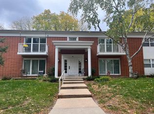 6 Heritage Cir APT 8, Madison, WI 53711