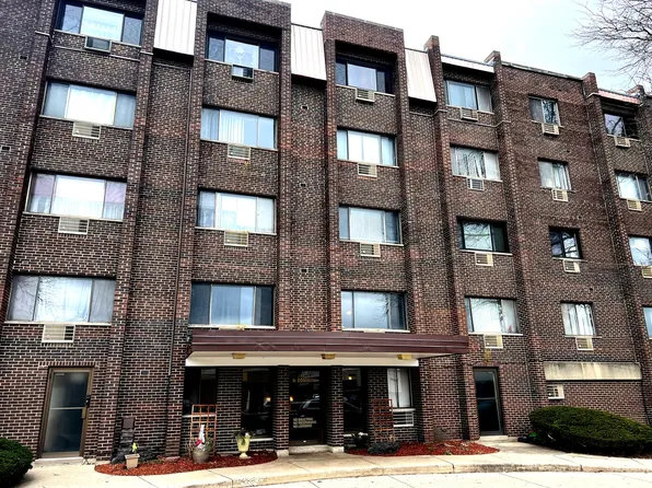 4624 N Commons Dr Unit 213E, Chicago, IL 60656