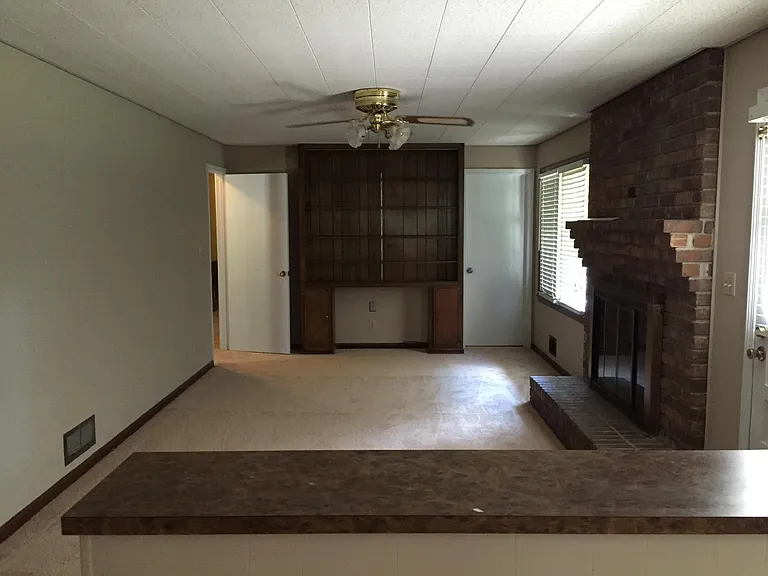 2204 Vine St — Photo 5