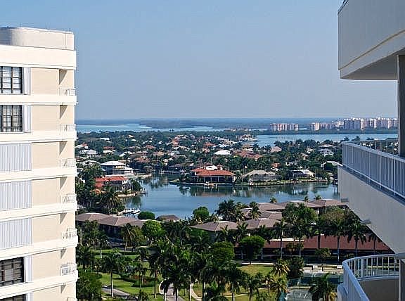 4th image of 260 Seaview Ct APT 1908