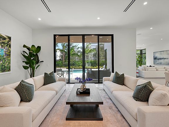 4th image of 16709 Mosaic Place