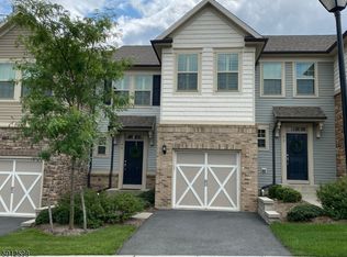 40 Albert Ct, Randolph, NJ 07869