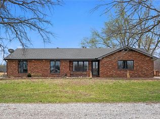 1537 N 300th Rd, Baldwin City, KS 66006