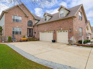 415 W Natoma Ave, Addison, IL 60101