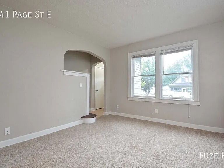 241 Page St E — Photo 18