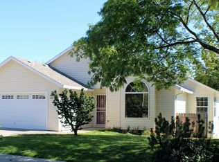 1466 N R St, Washougal, WA 98671