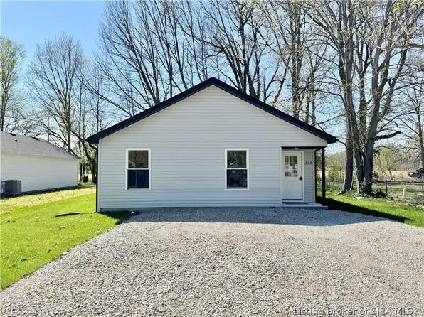 358 Oak Street, Austin, IN 47102