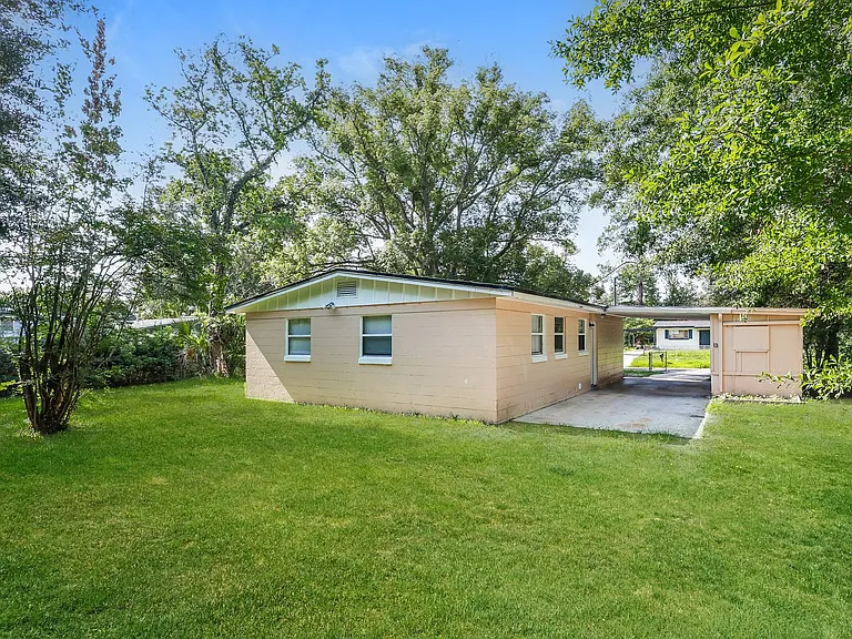 6813 Tinkerbell Ln — Photo 14