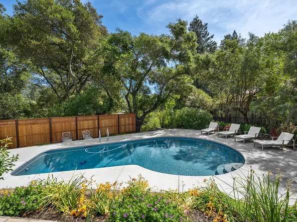 716 University Street, Healdsburg, CA 95448