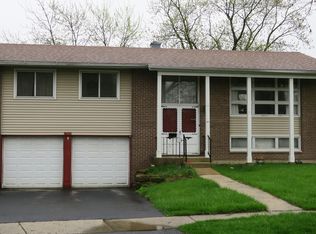7005 Glenn Ct, Woodridge, IL 60517