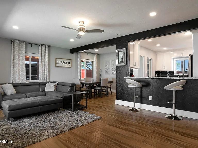 2235 E Heatherbrae Dr — Photo 2
