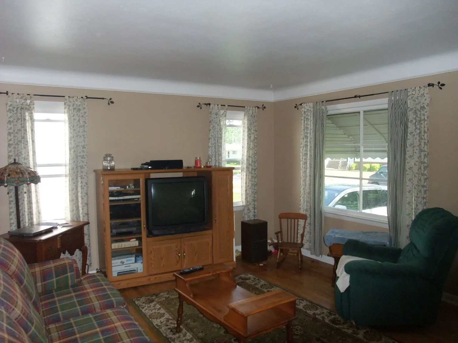 16217 Mendota Ave photo 1